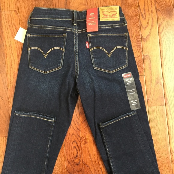 Levi’s dark wash 711 skinny jeans - NWT - Picture 2 of 4